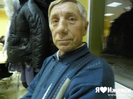 Пенсионеру из Удмуртии за 500 рублей продали 80 автоматов Калашникова