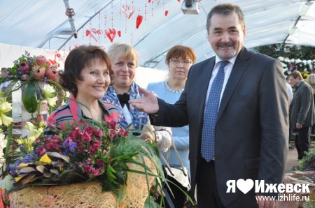 В Ижевске открылась выставка «Цветы Удмуртии - 2012»