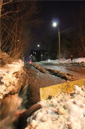 Из-за коммунальной аварии центр города залило холодной водой: ЧП может повториться в любом районе Ижевска