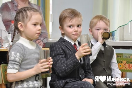 Детсадовцы Ижевска объяснили взрослым, почему дети любят не молоко, а йогурт