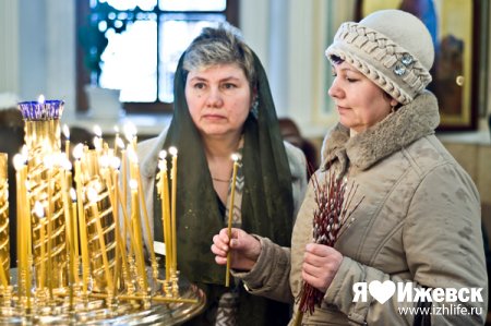 Православные Ижевска отмечают Вербное воскресенье