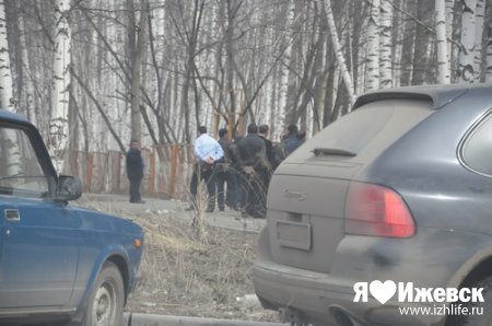 В Ижевске из-за смерти цыганского барона полиция оцепила 1-ю РКБ