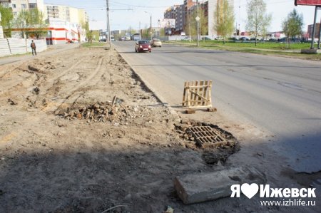 Новый серьезный провал появился на улице Петрова  в Ижевске