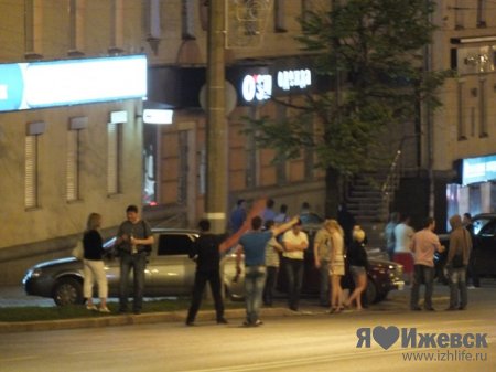 В Ижевске полиция разгоняла болельщиков, празднующих победу России на чемпионате мира по хоккею