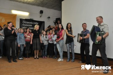 "Бурановские бабушки" на "Евровидении-2012": родное село разразилось овациями