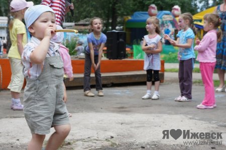 День молодежи в Ижевске: малышне показали бесплатные мультики