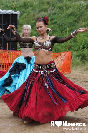 Танец трайбл открыл второй день "Улетай-2012" в Ижевске