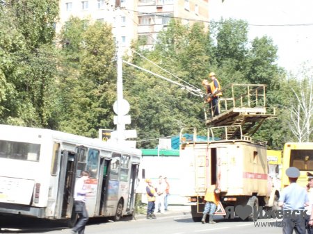 В Ижевске пассажирский автобус врезался в столб