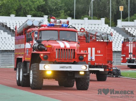 В Ижевске установили новый российской рекорд в подъеме штурмовой лестницы