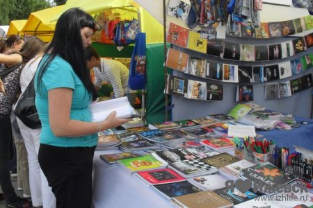 Распродажу товаров устроили на школьной ярмарке в Ижевске