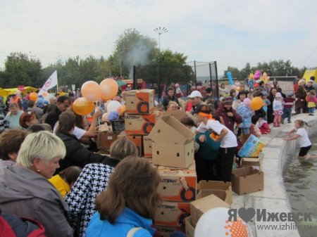 Апельсиновый флэшмоб в Ижевске сорвался, даже не начавшись