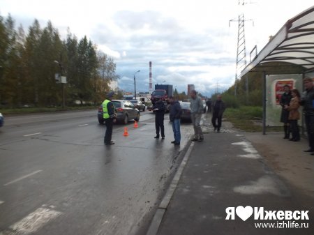 В Ижевске на Воткинском шоссе сбили двух пешеходов