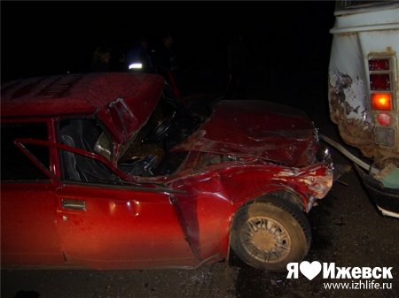Пьяный водитель «семерки» протаранил автобус в Удмуртии