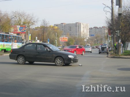ДТП в Ижевске парализовало улицу Кирова