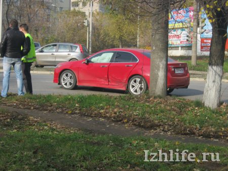 ДТП в Ижевске парализовало улицу Кирова
