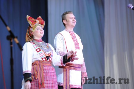 Рябина- FEST: гости Ижевска спели шаманский рок и исполнили венгерские танцы
