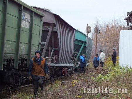 Вагон товарного поезда сошел с рельсов в Ижевске