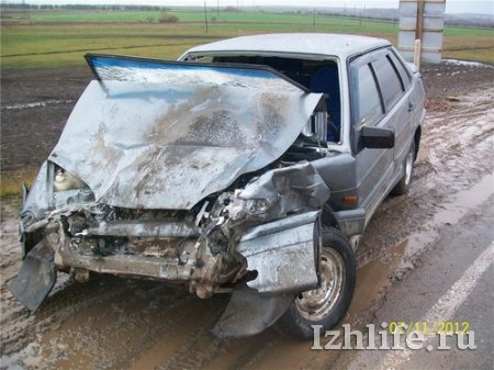 Три автомобиля столкнулись в Удмуртии