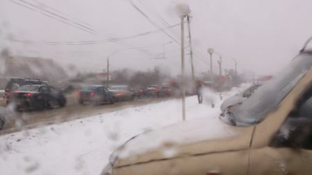 Зима в Ижевске: снег с улиц города убирают 115 машин