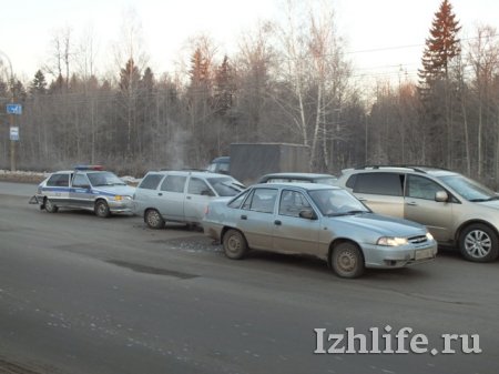 Пять автомобилей столкнулись в Ижевске