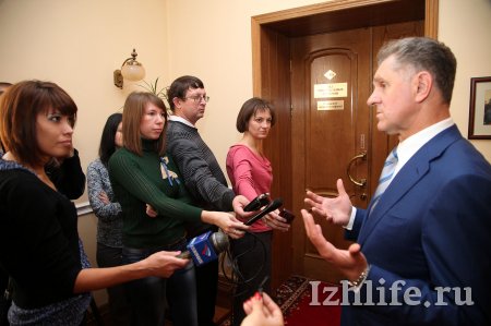 Президент Удмуртии Александр Волков отмечает день рождения