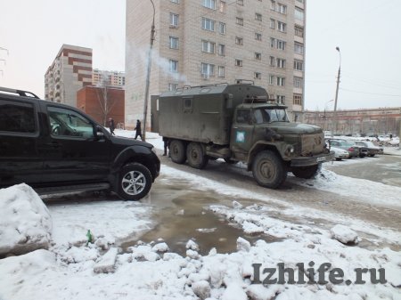 Коммунальная авария в Ижевске: на Холмогорова прорвало водопровод