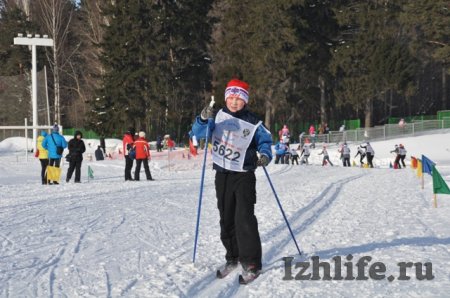 Почти 700 ижевчан прогулялись на лыжах в парке Кирова