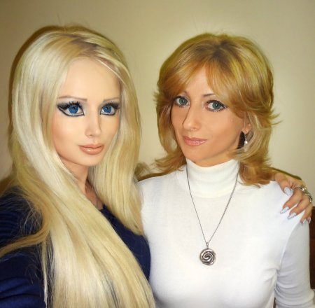 Украинская «Барби» показала фото своей мамы