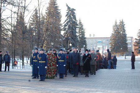 Торжественное возложение цветов к памятнику Неизвестного солдата состоялось в Ижевске