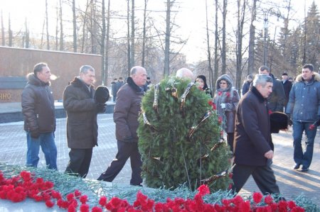 Торжественное возложение цветов к памятнику Неизвестного солдата состоялось в Ижевске