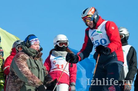 Фотофакт: президент Удмуртии показал «класс» на горных лыжах