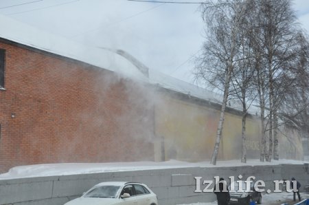 Фотофакт: оттепель в Ижевске сменилась метелью