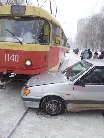 Из-за метели в Ижевске вдвое выросло число аварий на дорогах