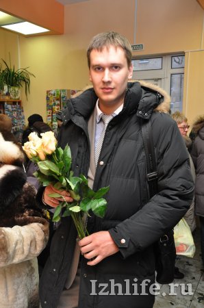 Фотофакт: 8-мартовский цветочный бум - ижевчане скупают цветы
