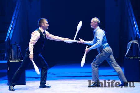 Международный цирковой фестиваль в Ижевске: стриптиз на арене и богатырь с бревном в 350 кг