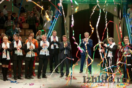 «Золото» циркового фестиваля в Ижевске взяли аттракционы со львами, гепардами и акробаты на подкидных досках