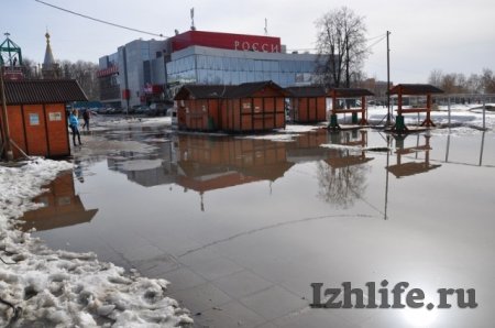 Фотофакт: в Ижевске затопило Центральную площадь