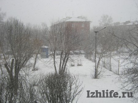 Снег в апреле, задержание экс-директора «Ижмаша»: о чем сегодня утром говорят в Ижевске