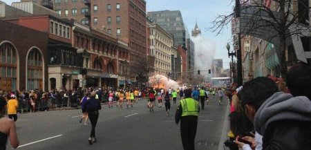 2 сильных взрыва произошло на финише Бостонского марафона