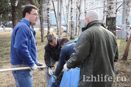 Зарплаты депутатов и предстоящая уборка в городе: о чем сегодня утром говорят в Ижевске