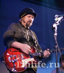 Фоторепортаж: группа «Ногу свело» выступила в Ижевске