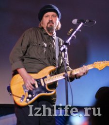 Фоторепортаж: группа «Ногу свело» выступила в Ижевске