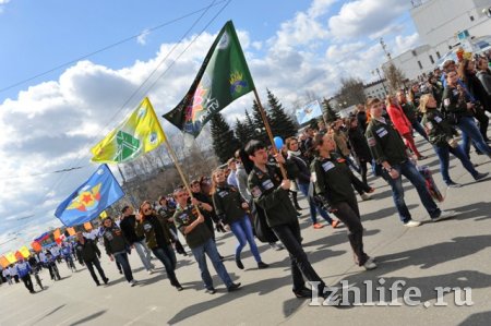 Первомайская демонстрация в Ижевске собрала 33 тысячи участников