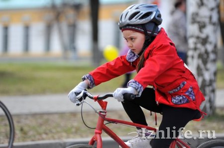 Семейные ценности и призы: ижевчане рассказали, почему катаются на велосипеде