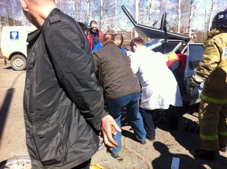 В Ижевске на Воткинском шоссе столкнулись два автомобиля