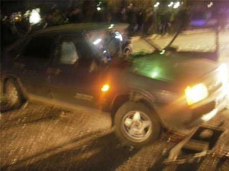 Авария в проезде Дерябина в Ижевске: два человека погибли