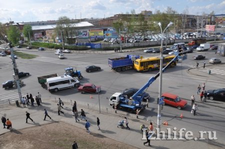 Фотофакт: в Ижевске продолжается «Автоураган»