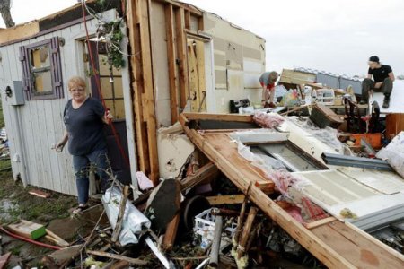 Число жертв торнадо в США превысило 90 человек