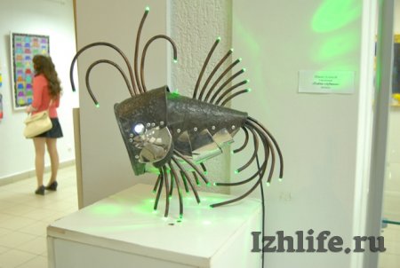 Носорог из металлических пластин и гипсовый Гоголь встретили ижевчан на выставке «Визуальное искусство»