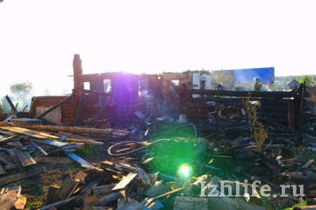 Шесть домов сгорело в Удмуртии из-за детской шалости